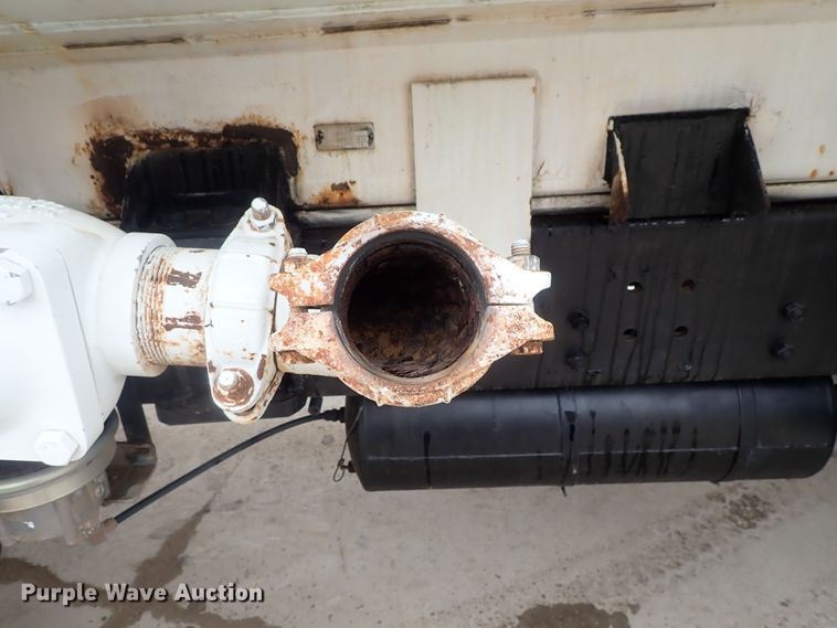 image for item DC3345 2000 Sterling L-Line water truck