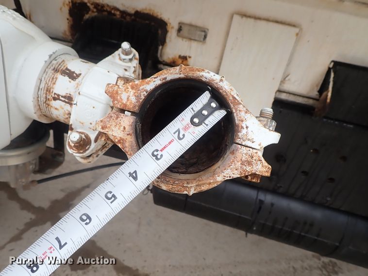 image for item DC3345 2000 Sterling L-Line water truck