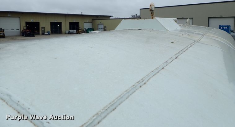 image for item DC3345 2000 Sterling L-Line water truck