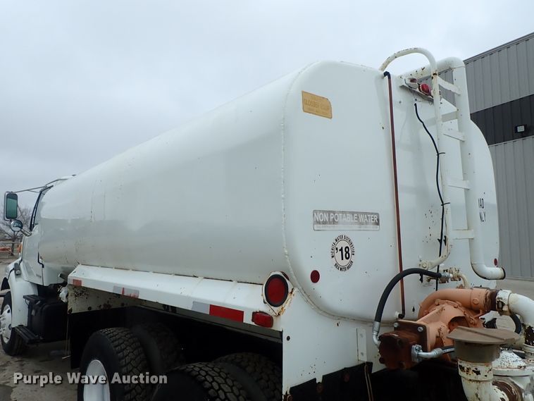 image for item DC3345 2000 Sterling L-Line water truck