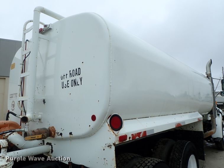 image for item DC3345 2000 Sterling L-Line water truck