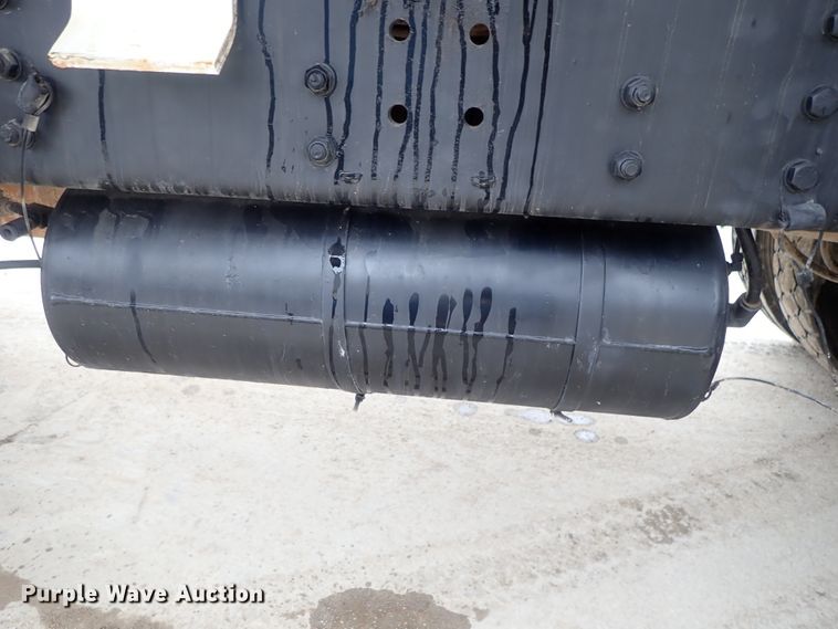 image for item DC3345 2000 Sterling L-Line water truck