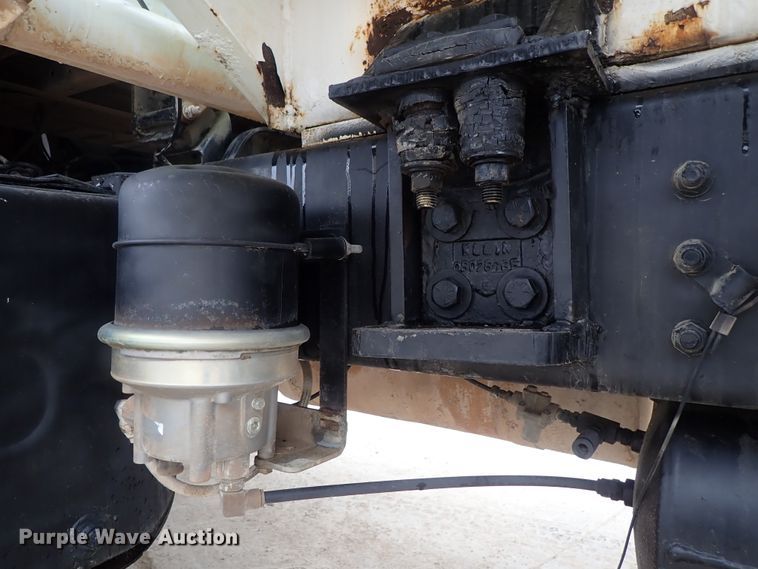 image for item DC3345 2000 Sterling L-Line water truck