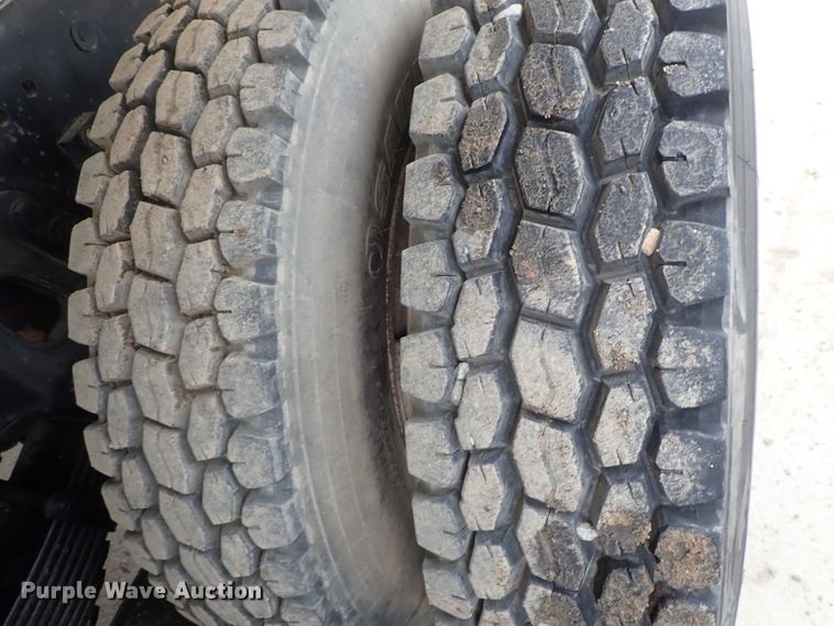 image for item DC3345 2000 Sterling L-Line water truck