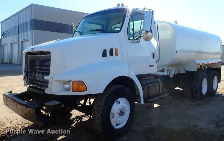 image for item DC3346 2000 Sterling L-Line water truck