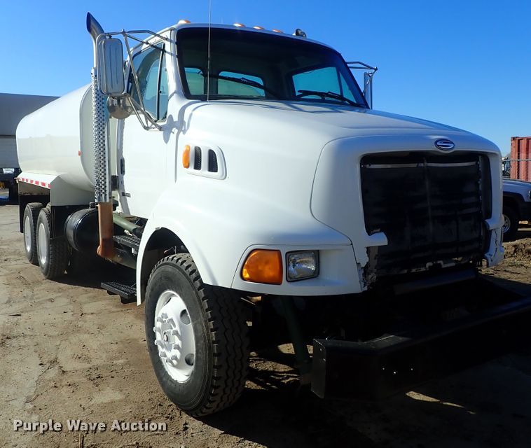 image for item DC3346 2000 Sterling L-Line water truck