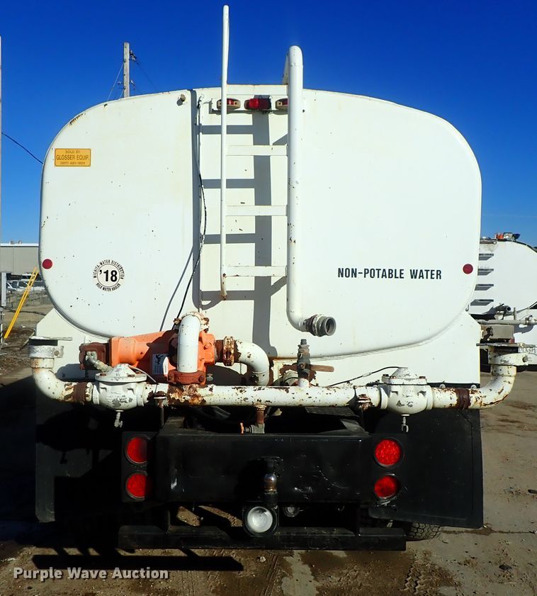image for item DC3346 2000 Sterling L-Line water truck