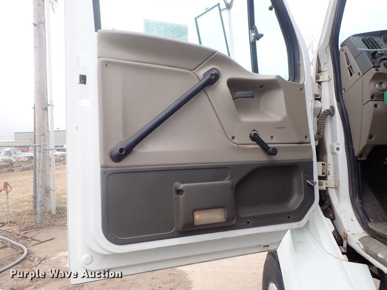 image for item DC3346 2000 Sterling L-Line water truck