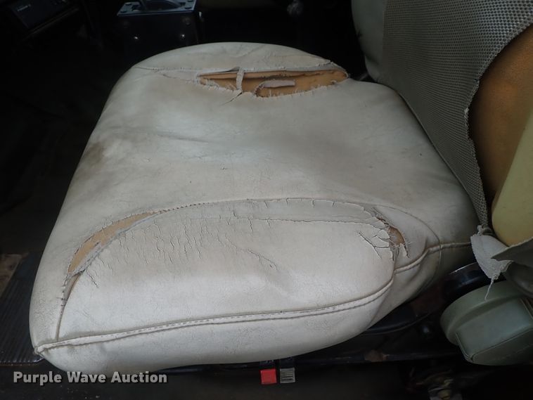 image for item DC3346 2000 Sterling L-Line water truck