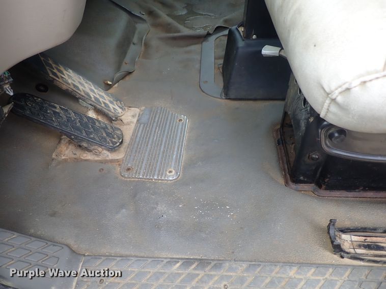 image for item DC3346 2000 Sterling L-Line water truck