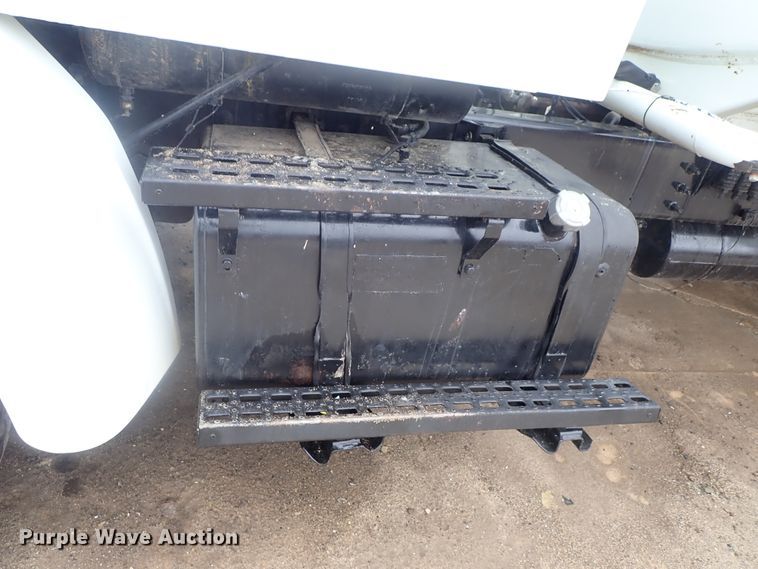 image for item DC3346 2000 Sterling L-Line water truck