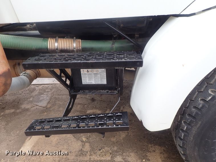 image for item DC3346 2000 Sterling L-Line water truck