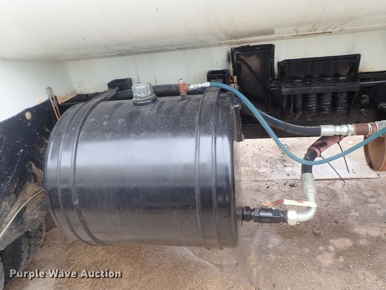 image for item DC3346 2000 Sterling L-Line water truck