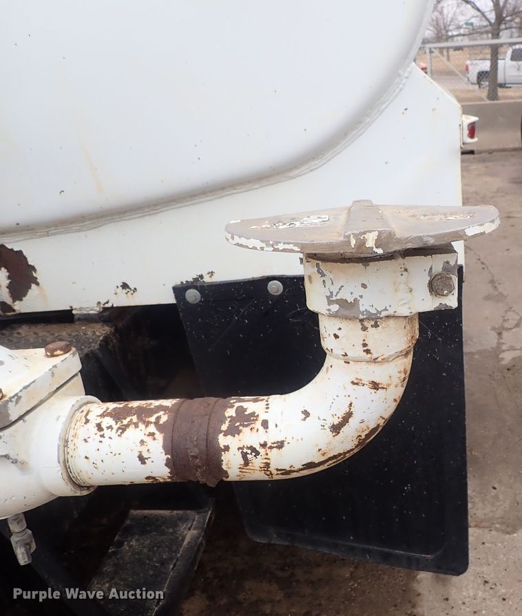 image for item DC3346 2000 Sterling L-Line water truck