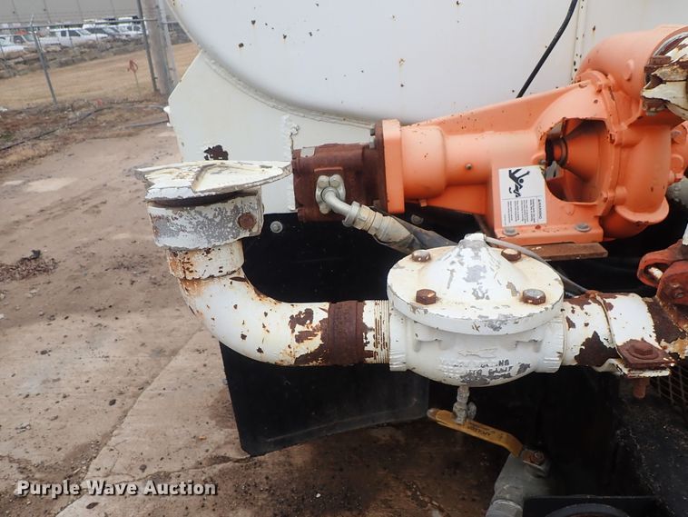 image for item DC3346 2000 Sterling L-Line water truck