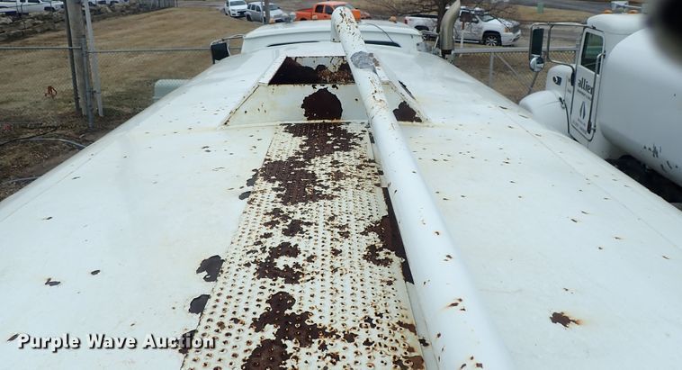 image for item DC3346 2000 Sterling L-Line water truck