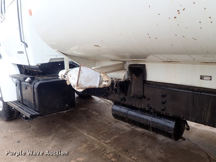 image for item DC3346 2000 Sterling L-Line water truck