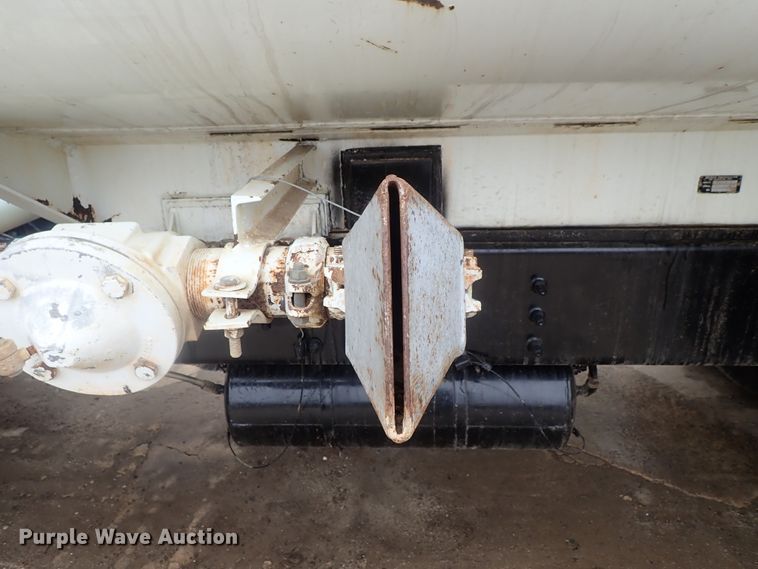 image for item DC3346 2000 Sterling L-Line water truck