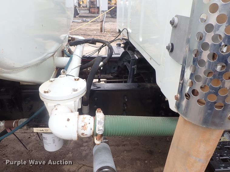 image for item DC3346 2000 Sterling L-Line water truck