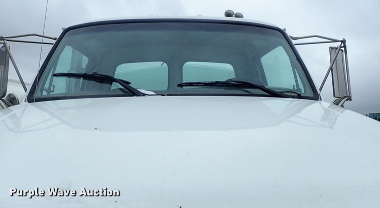 image for item DC3346 2000 Sterling L-Line water truck