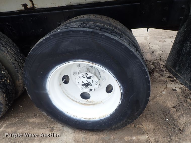 image for item DC3346 2000 Sterling L-Line water truck