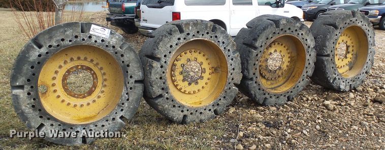 image for item DD1791 (4) Setco 17.5 x 25 solid tires