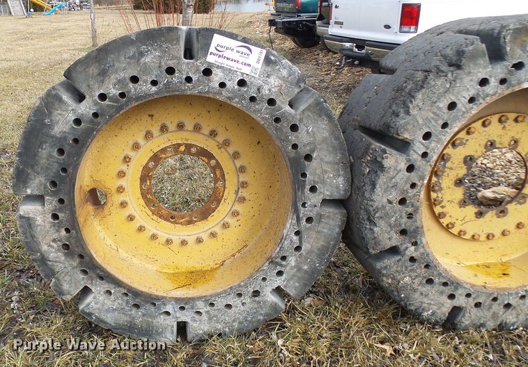 image for item DD1791 (4) Setco 17.5 x 25 solid tires