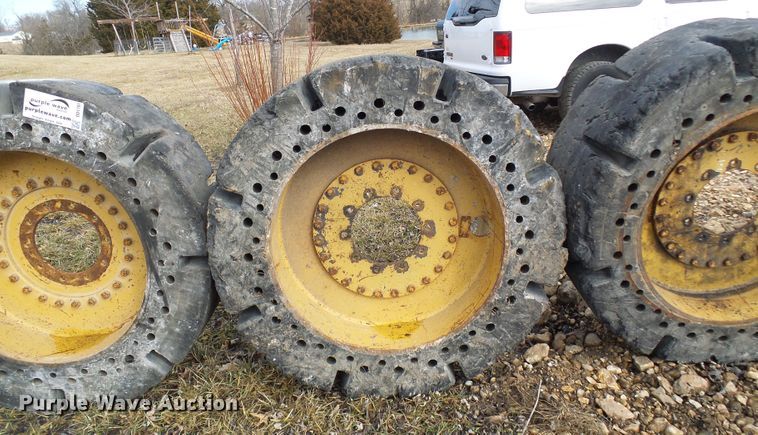 image for item DD1791 (4) Setco 17.5 x 25 solid tires