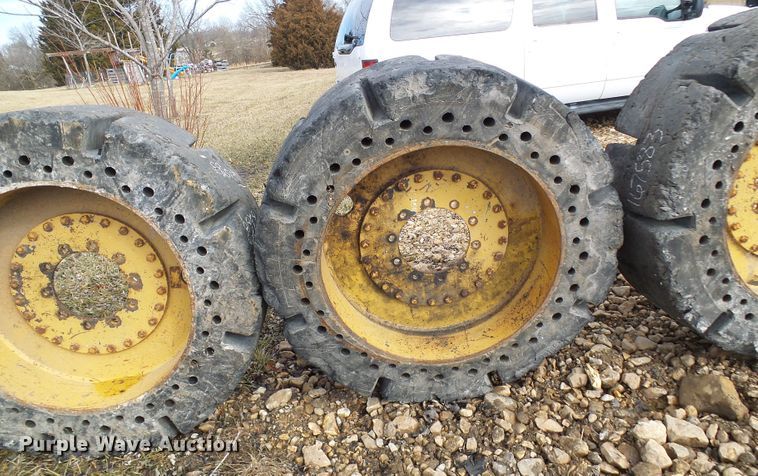 image for item DD1791 (4) Setco 17.5 x 25 solid tires