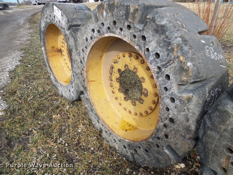 image for item DD1791 (4) Setco 17.5 x 25 solid tires