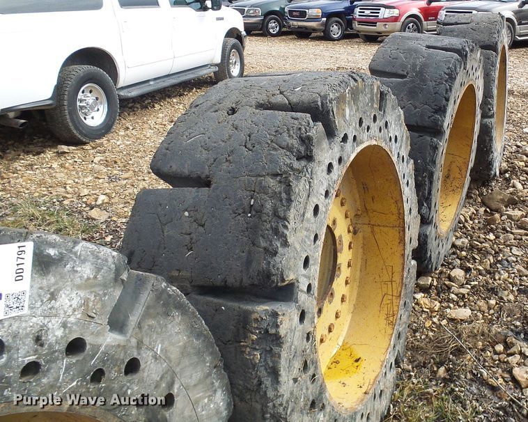 image for item DD1791 (4) Setco 17.5 x 25 solid tires