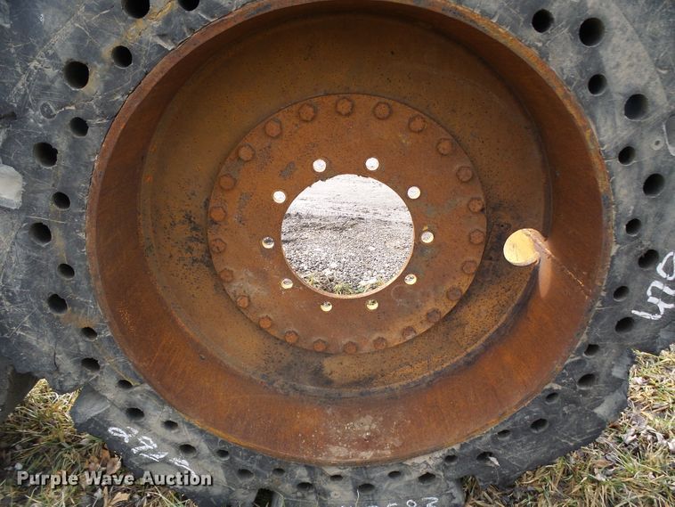 image for item DD1791 (4) Setco 17.5 x 25 solid tires