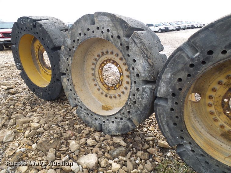 image for item DD1791 (4) Setco 17.5 x 25 solid tires