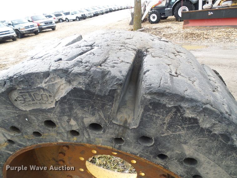 image for item DD1791 (4) Setco 17.5 x 25 solid tires