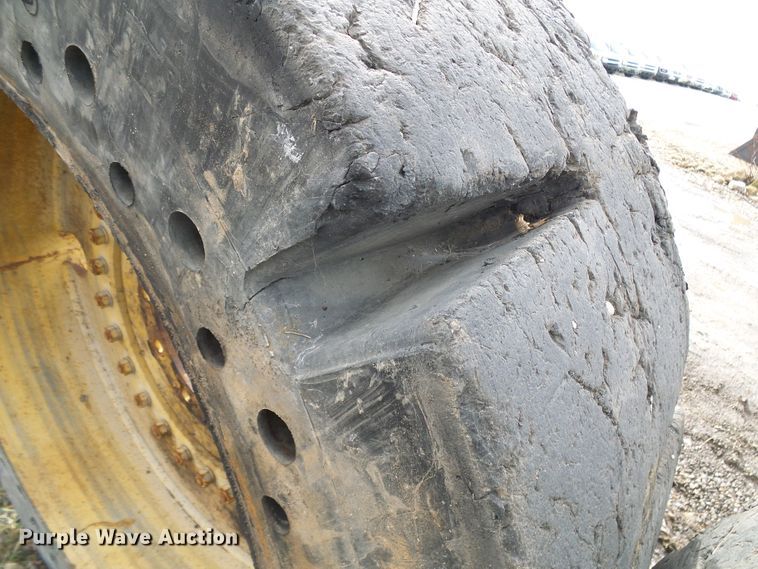 image for item DD1791 (4) Setco 17.5 x 25 solid tires