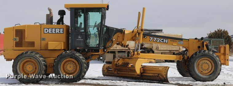 image for item DD6083 2002 John Deere 772CH Series II motor grader