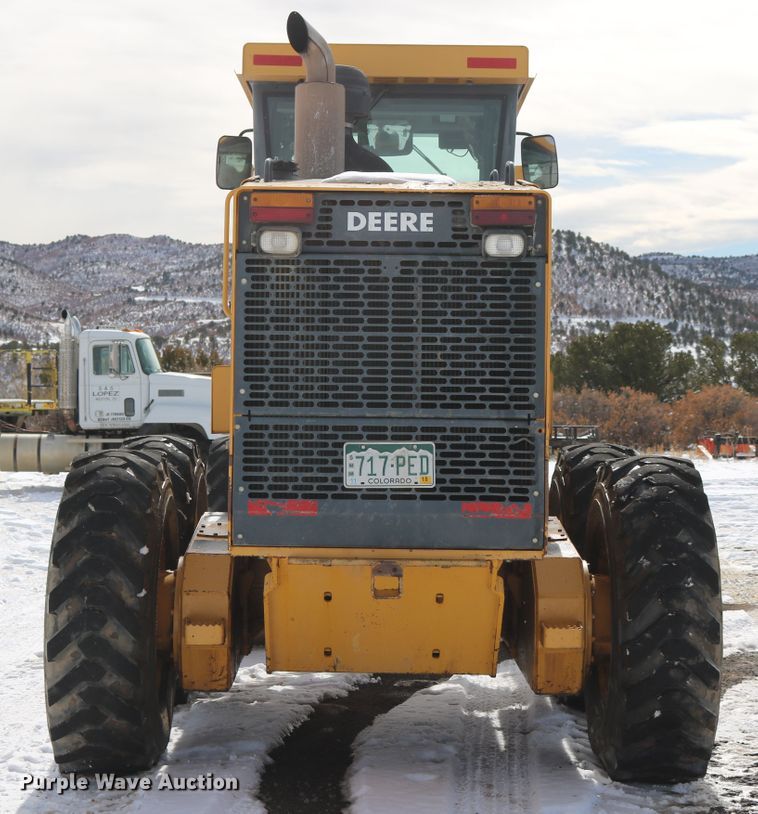 image for item DD6083 2002 John Deere 772CH Series II motor grader