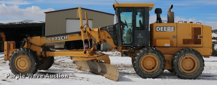 image for item DD6083 2002 John Deere 772CH Series II motor grader