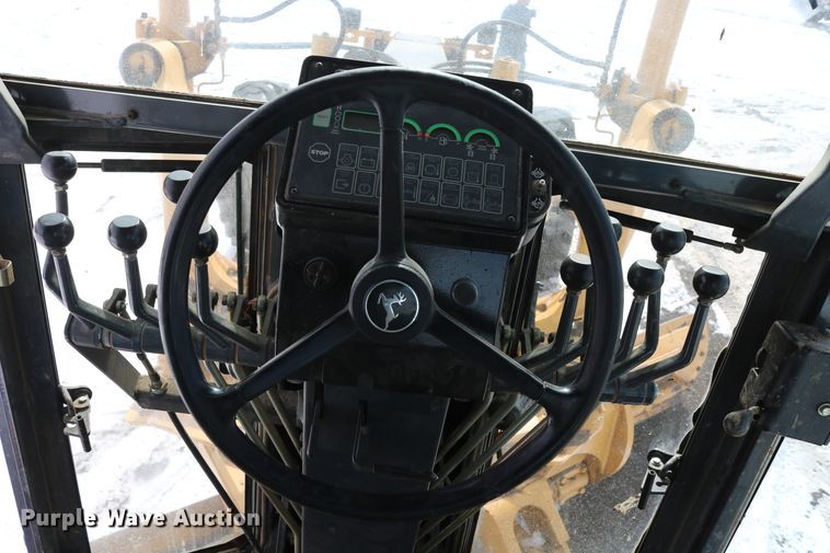 image for item DD6083 2002 John Deere 772CH Series II motor grader