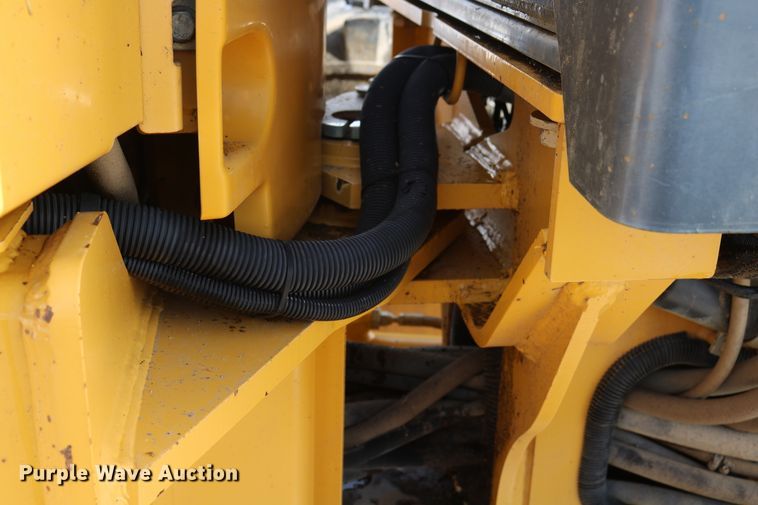 image for item DD6083 2002 John Deere 772CH Series II motor grader