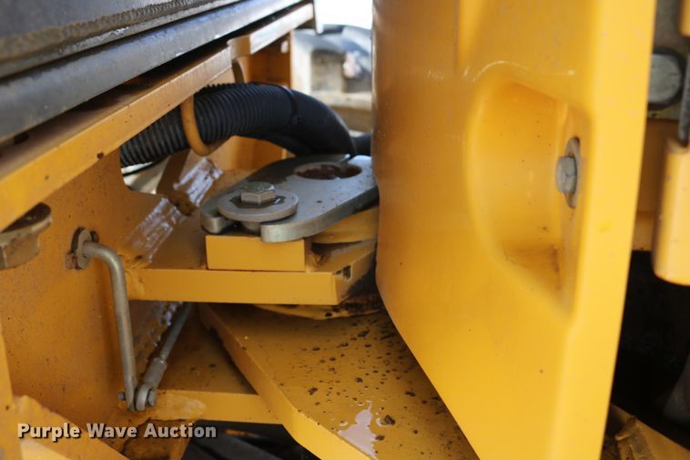 image for item DD6083 2002 John Deere 772CH Series II motor grader