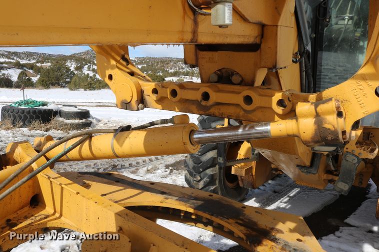 image for item DD6083 2002 John Deere 772CH Series II motor grader