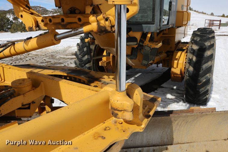 image for item DD6083 2002 John Deere 772CH Series II motor grader