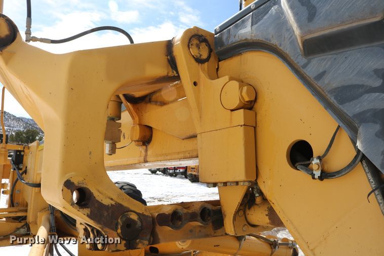 image for item DD6083 2002 John Deere 772CH Series II motor grader