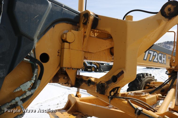 image for item DD6083 2002 John Deere 772CH Series II motor grader