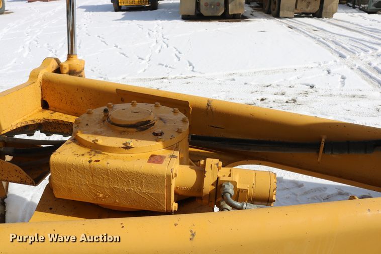 image for item DD6083 2002 John Deere 772CH Series II motor grader