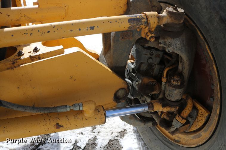 image for item DD6083 2002 John Deere 772CH Series II motor grader