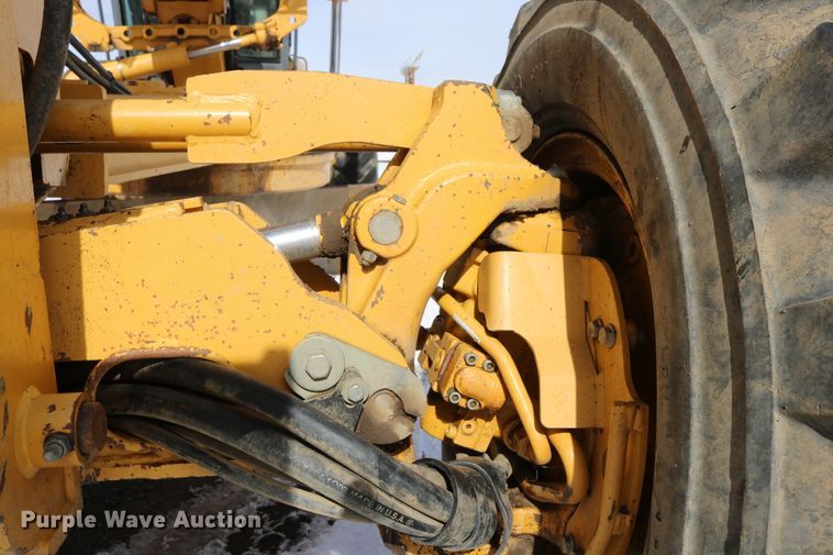 image for item DD6083 2002 John Deere 772CH Series II motor grader