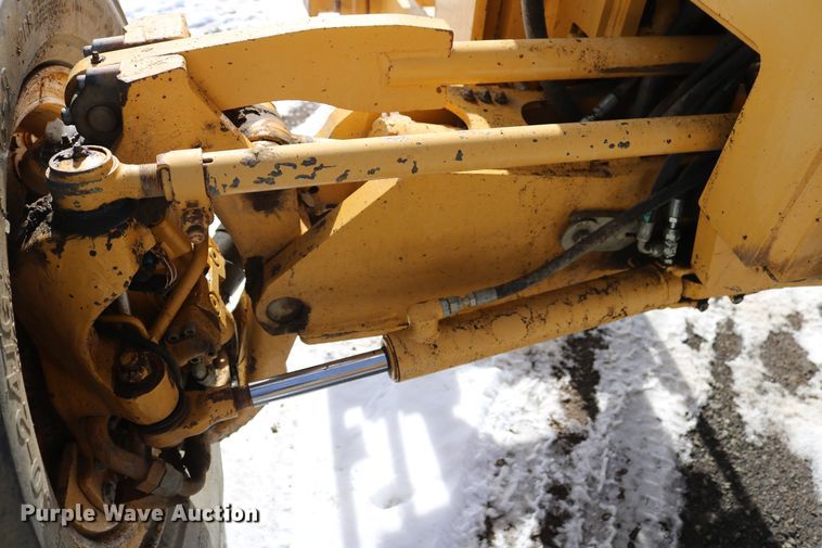 image for item DD6083 2002 John Deere 772CH Series II motor grader