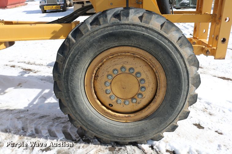 image for item DD6083 2002 John Deere 772CH Series II motor grader